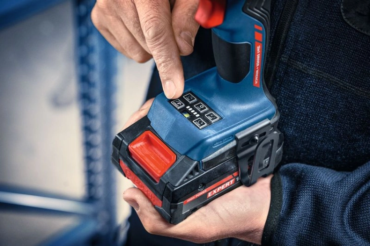 Akumulatorowy klucz udarowy Bosch EXDX18V-210 solo L-Boxx