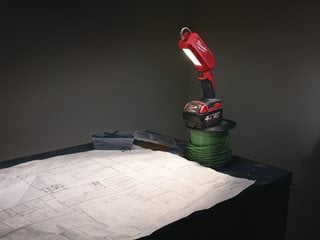 Lampa warsztatowa MILWAUKEE M18IL-0 300lm