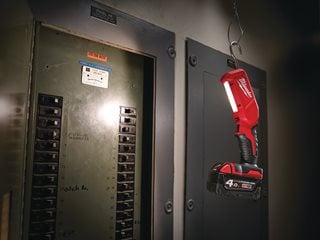 Lampa warsztatowa MILWAUKEE M18IL-0 300lm