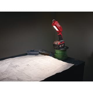 Lampa warsztatowa MILWAUKEE M18IL-0 300lm