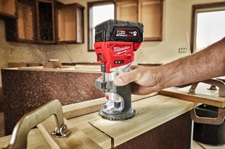 Frezarka górnowrzecionowa akumulatorowa MILWAUKEE M18FTR8-0X