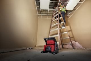 Lampa akumulatorowa MILWAUKEE M18HOAL-0 4000/ 2000/ 1200lm