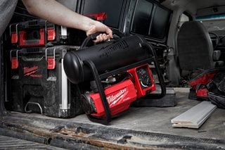 Kompresor akumulatorowy MILWAUKEE M18FAC-0 7,6L