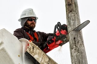Piła łańcuchowa akumulatorowa MILWAUKEE M18FCHS35-0 35cm