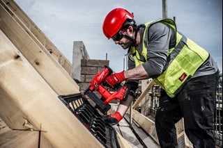 Zszywacz akumulatorowy MILWAUKEE M18FNCS18GS-0X