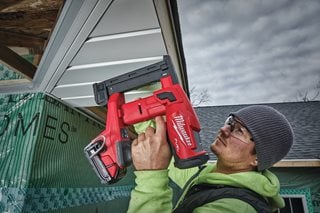 Zszywacz akumulatorowy MILWAUKEE M18FNCS18GS-0X