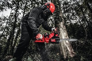 Piła łańcuchowa akumulatorowa MILWAUKEE M18FCHS-0-FUEL 40cm