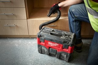 Odkurzacz akumulatorowy MILWAUKEE M18VC-2