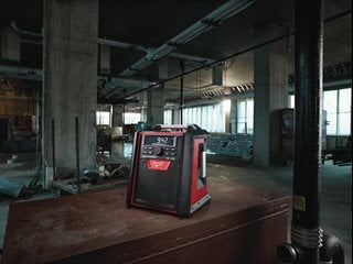 Radio z ładowarką MILWAUKEE M18RC-0