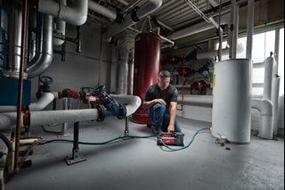 Pompa samozasysająca akumulatorowa MILWAUKEE M18BTP-0