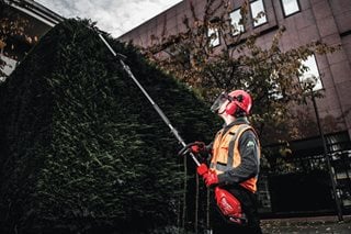 Nożyce do żywopłotu akumulatorowe MILWAUKEE M18FOPH-HTA QUIK-LOK