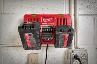 Ładowarka MILWAUKEE M18DFC 2-portowa