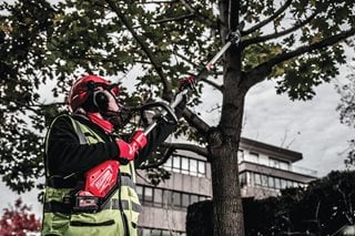 Pilarka do gałęzi akumulatorowa MILWAUKEE M18FOPH-CSA QUIK-LOK