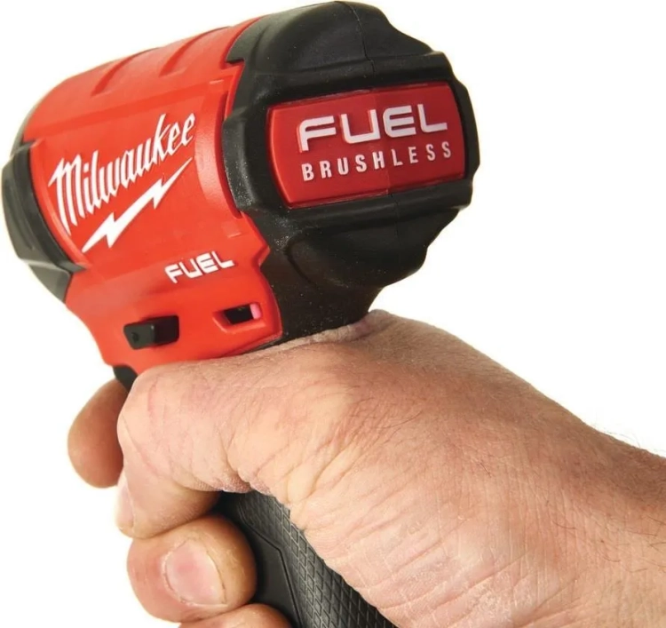 Akumulatorowa zakrętarka udarowa 1/4" HEX MILWAUKEE M18 FQID-0X