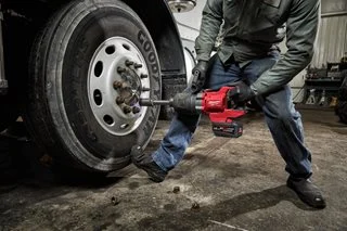 Akumulatorowy klucz udarowy 1" MILWAUKEE M18 ONEFHIWF1D-0C