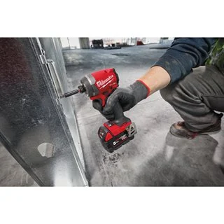 Akumulatorowa zakrętarka udarowa 1/4" MILWAUKEE M18 FID3-502X
