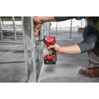 Akumulatorowa zakrętarka udarowa 1/4" MILWAUKEE M18 FID3-502X