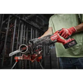 Akumulatorowa piła szablasta MILWAUKEE M18 FSZ-0