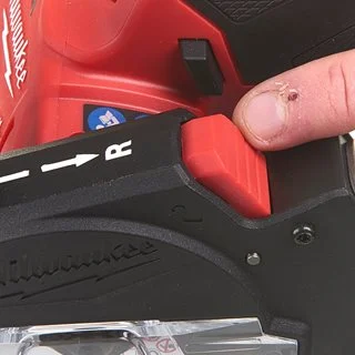 Przecinarka do wielu materiałów 12V MILWAUKEE M12 FCOT-0
