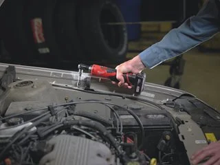 Grzechotka akumulatorowa 12V MILWAUKEE M12 IR-201B 1/4 2Ah