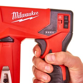 Zszywacz akumulatorowy 12V MILWAUKEE M12 BST-202X 2x2Ah