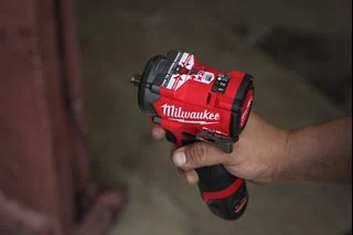 Klucz udarowy 1/2" 12V MILWAUKEE M12 FCIWP12G3-0