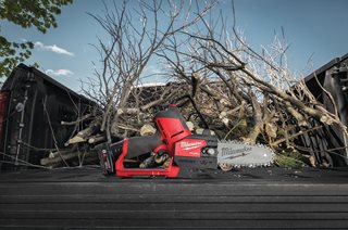 Pilarka łańcuchowa do gałęzi 15cm 12V MILWAUKEE M12 FHS-0