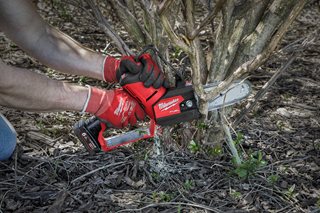 Pilarka łańcuchowa do gałęzi 15cm 12V MILWAUKEE M12 FHS-0