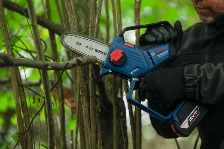 Pilarka akumulatorowa Bosch GKE 18V-15